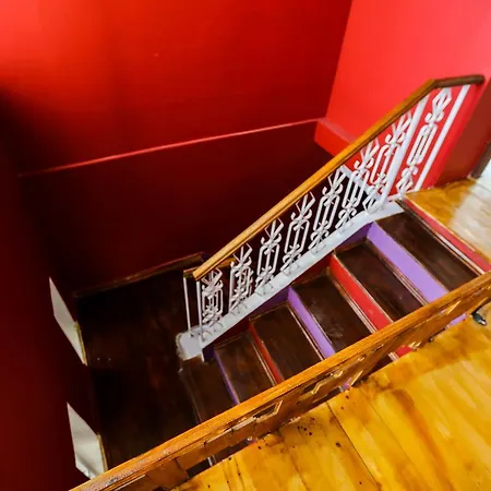 Van Backpackers Hostel-2